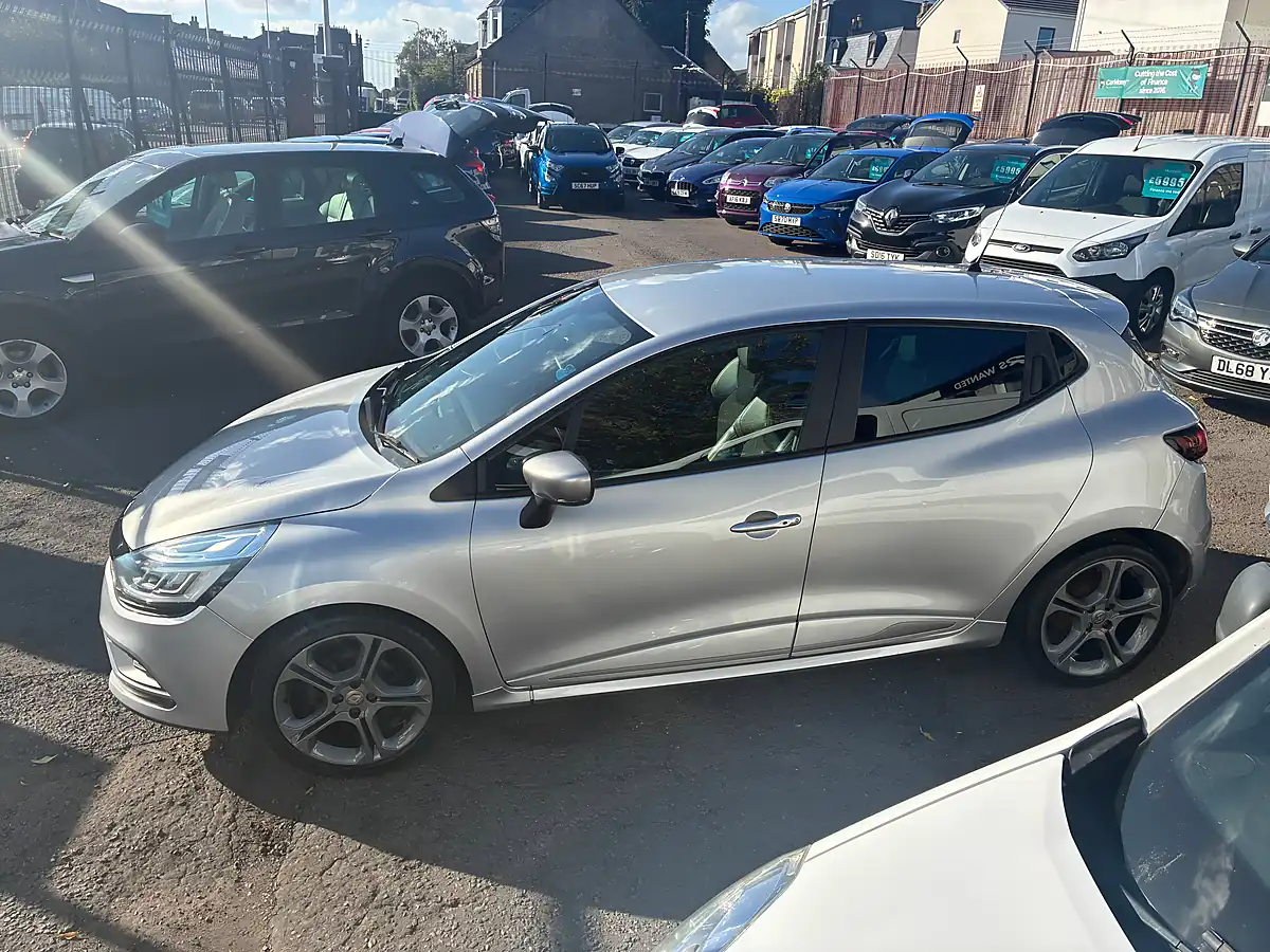 Used 2019 Renault Clio GT Line Silver - Interior and Exterior details 6