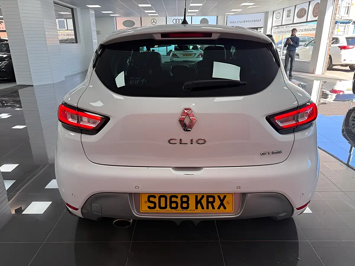 Used 2019 Renault Clio GT Line White - Interior and Exterior details 11