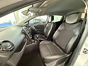 Used 2019 Renault Clio GT Line White - Interior and Exterior details 16