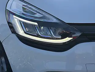 Used 2019 Renault Clio GT Line White - Interior and Exterior details 10