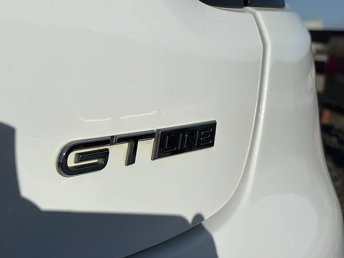 Used 2019 Renault Clio GT Line White - Interior and Exterior details 12