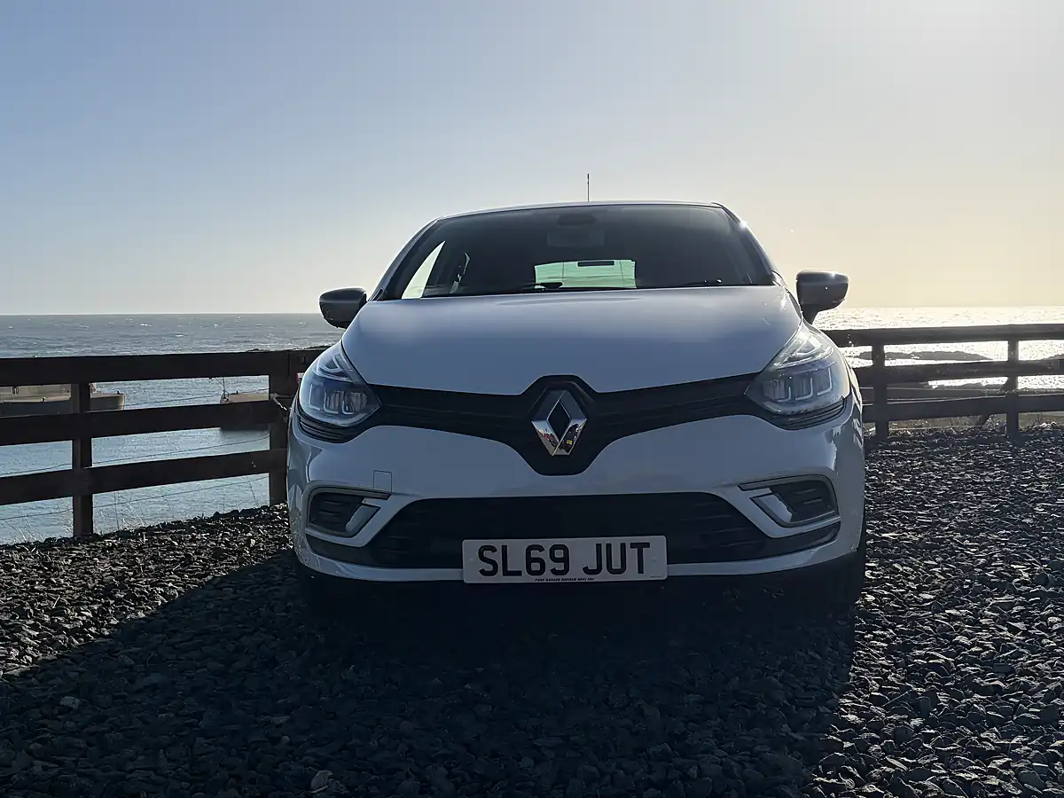 Used 2019 Renault Clio GT Line White - Interior and Exterior details 2
