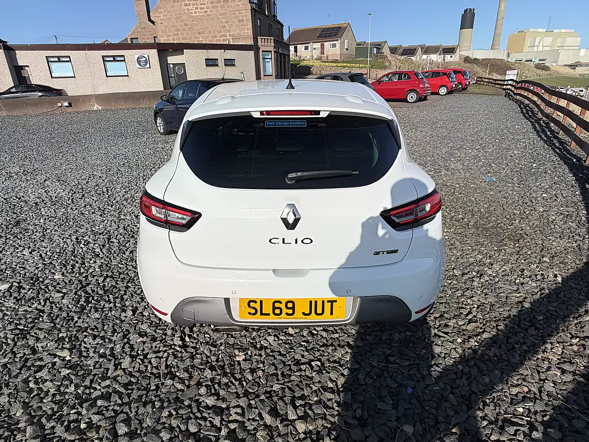 Used 2019 Renault Clio GT Line White - Interior and Exterior details 6