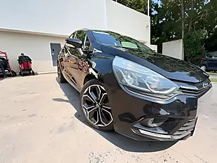Used 2019 Renault Clio Iconic Black - Interior and Exterior details 10