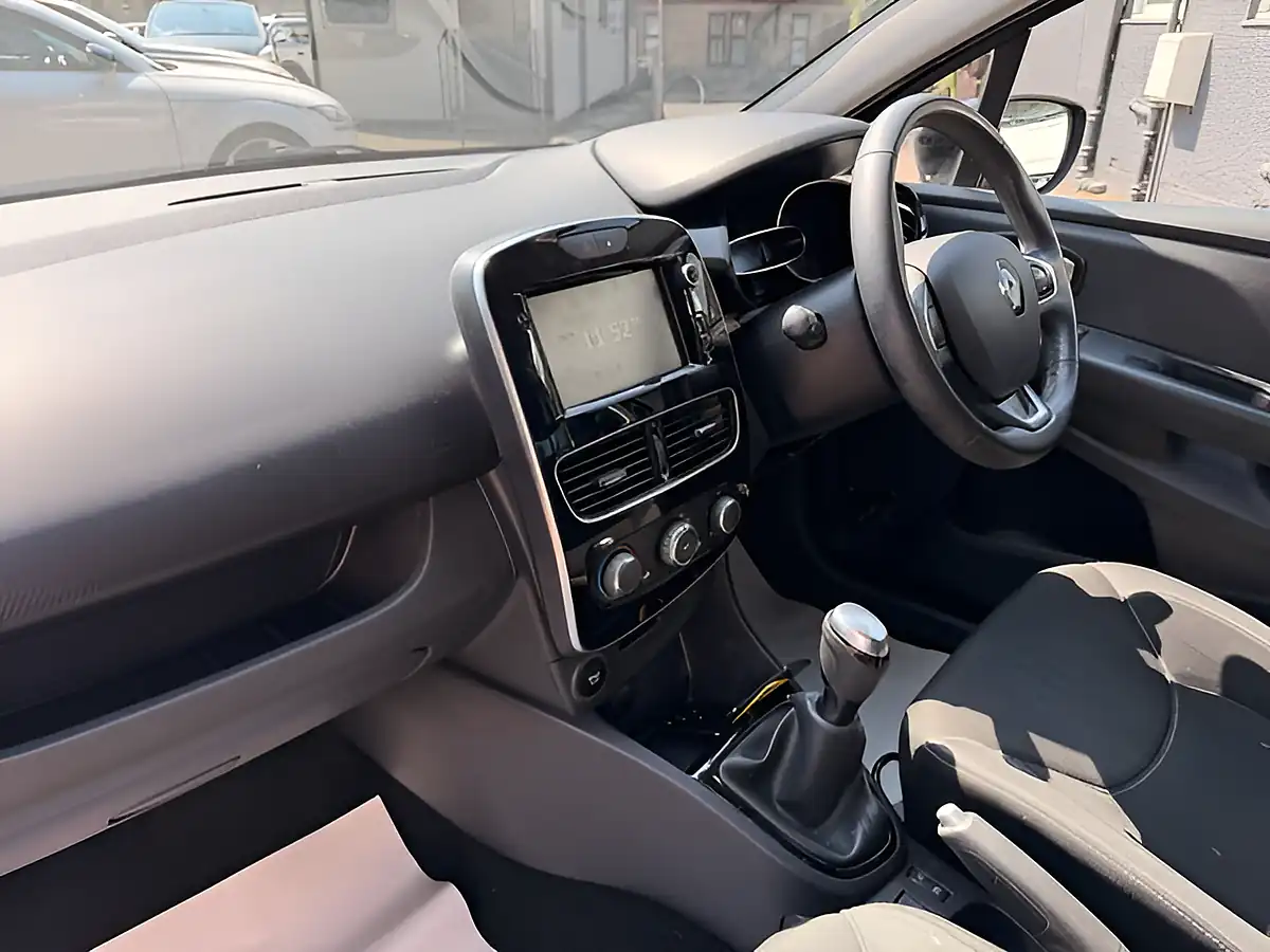 Used 2019 Renault Clio Iconic Black - Interior and Exterior details 11