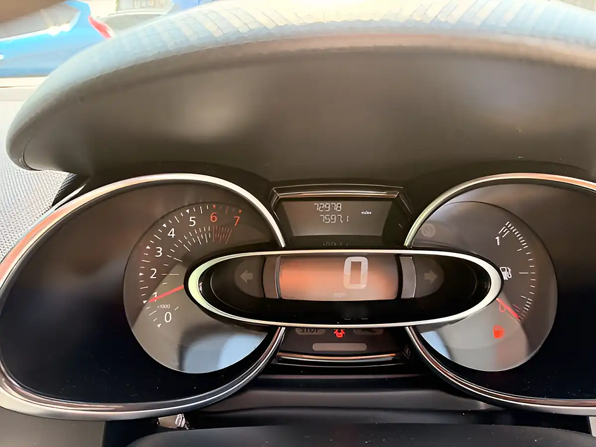 Used 2019 Renault Clio Iconic Black - Interior and Exterior details 17