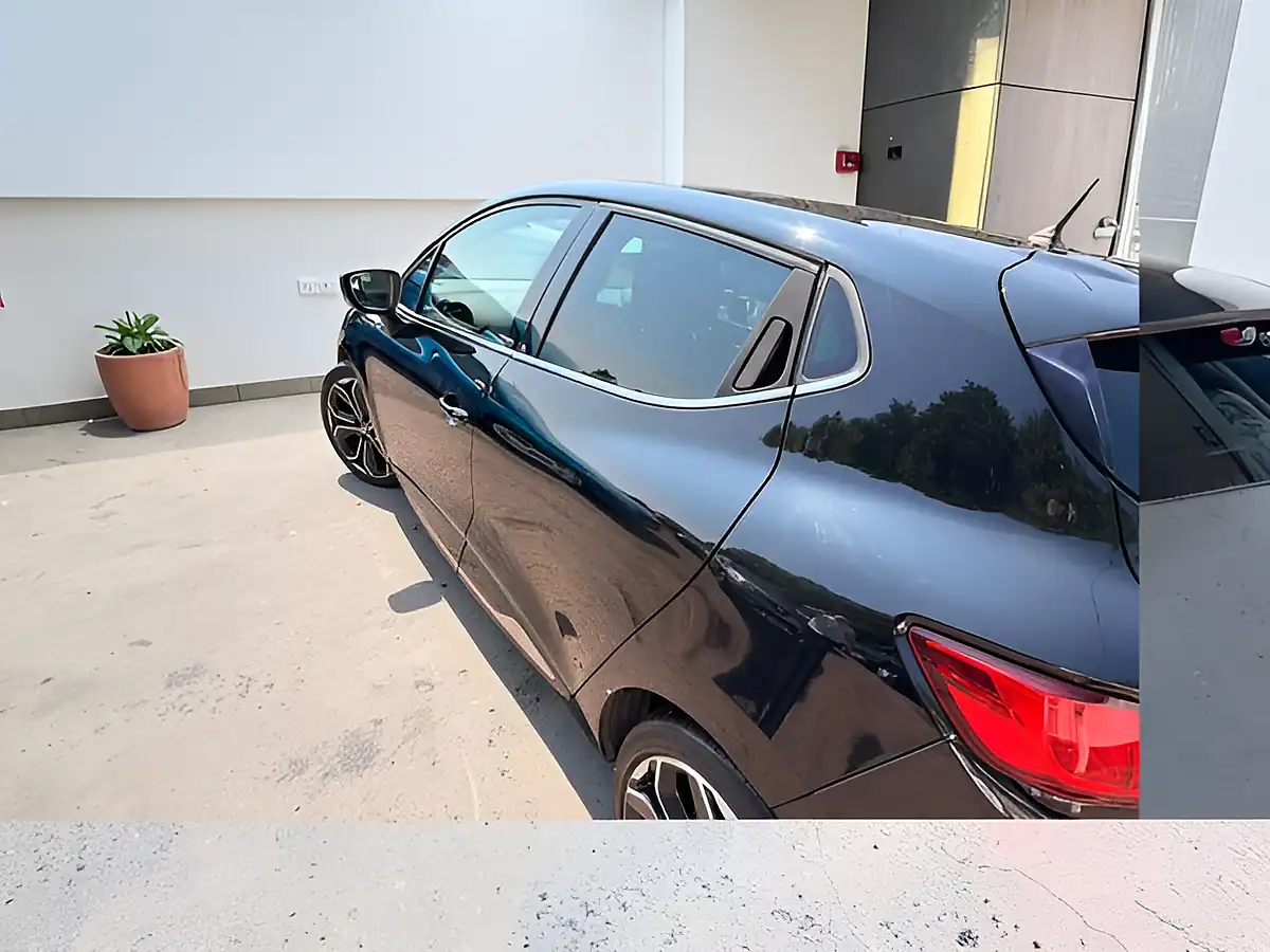 Used 2019 Renault Clio Iconic Black - Interior and Exterior details 7