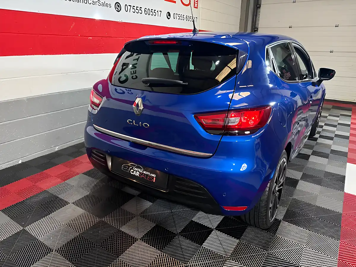 Used 2019 Renault Clio Iconic Blue - Interior and Exterior details 10