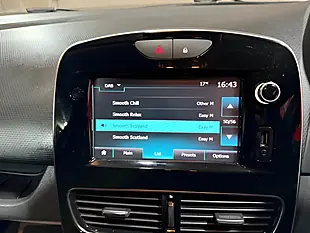 Used 2019 Renault Clio Iconic Blue - Interior and Exterior details 14