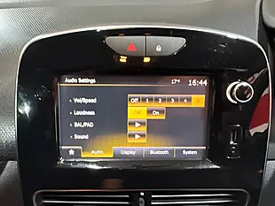Used 2019 Renault Clio Iconic Blue - Interior and Exterior details 15