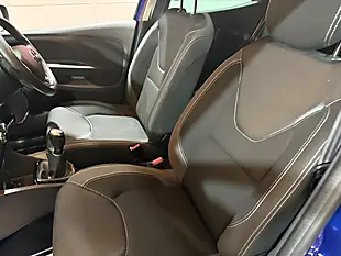 Used 2019 Renault Clio Iconic Blue - Interior and Exterior details 16
