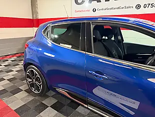 Used 2019 Renault Clio Iconic Blue - Interior and Exterior details 17