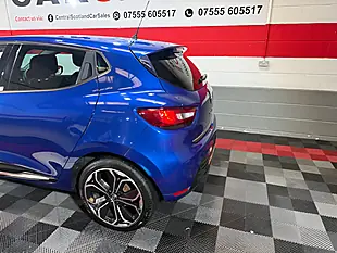 Used 2019 Renault Clio Iconic Blue - Interior and Exterior details 18