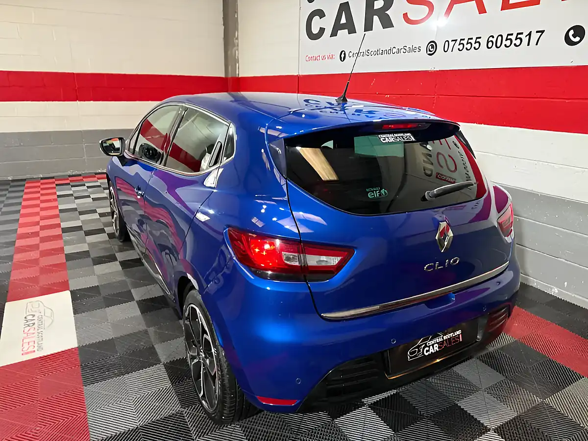Used 2019 Renault Clio Iconic Blue - Interior and Exterior details 3