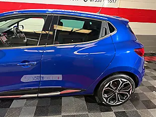 Used 2019 Renault Clio Iconic Blue - Interior and Exterior details 4