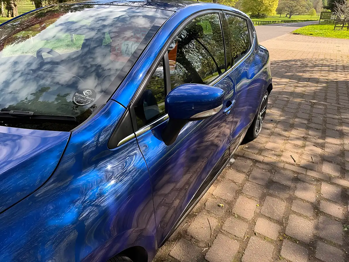 Used 2019 Renault Clio Iconic Blue - Interior and Exterior details 16