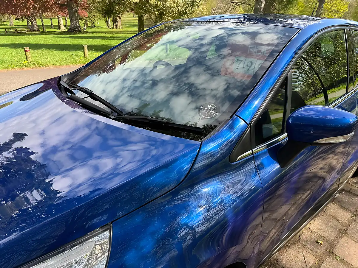 Used 2019 Renault Clio Iconic Blue - Interior and Exterior details 17
