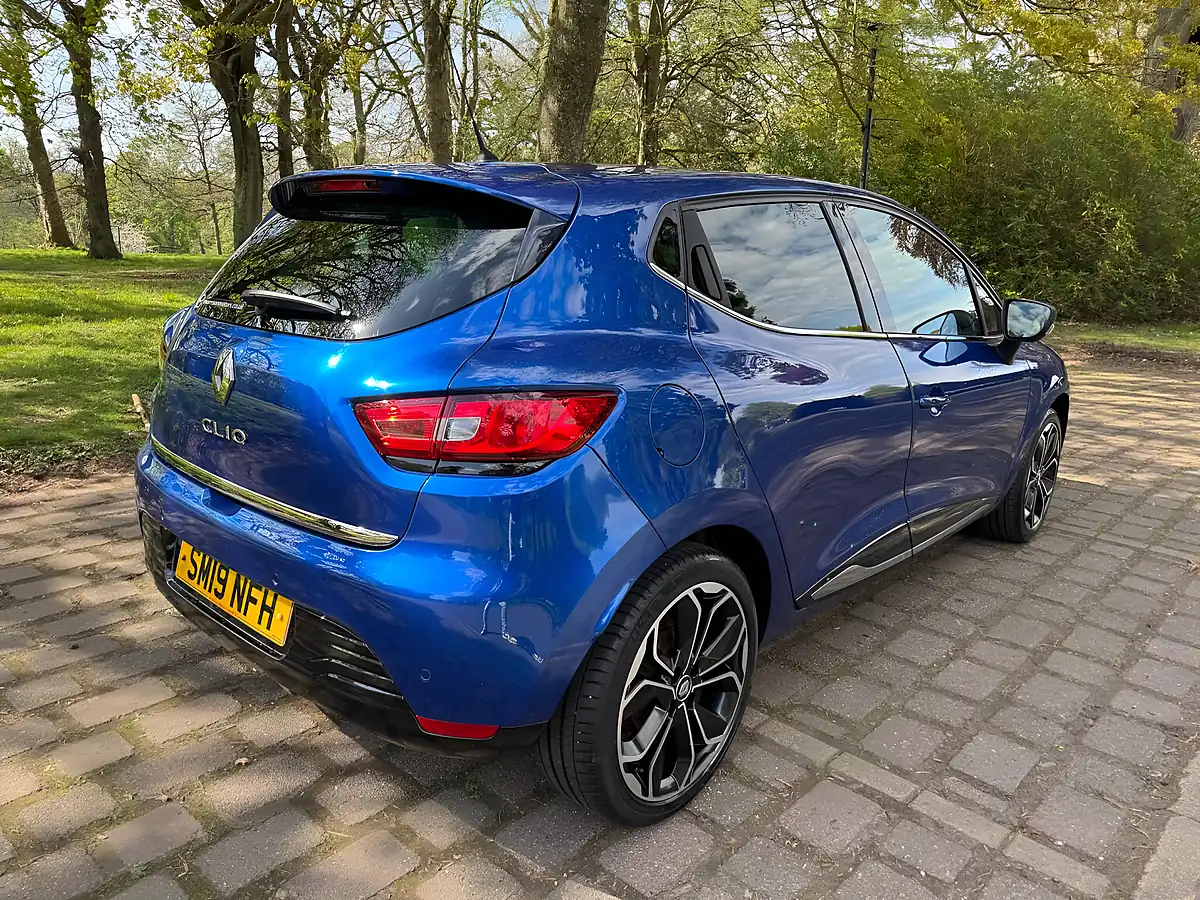 Used 2019 Renault Clio Iconic Blue - Interior and Exterior details 7