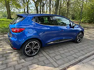 Used 2019 Renault Clio Iconic Blue - Interior and Exterior details 9