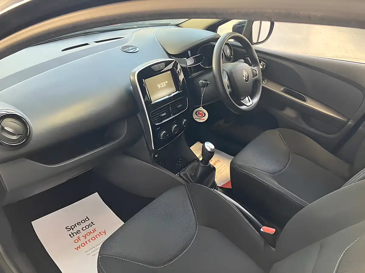 Used 2019 Renault Clio Iconic Diamond Black - Interior and Exterior details 11