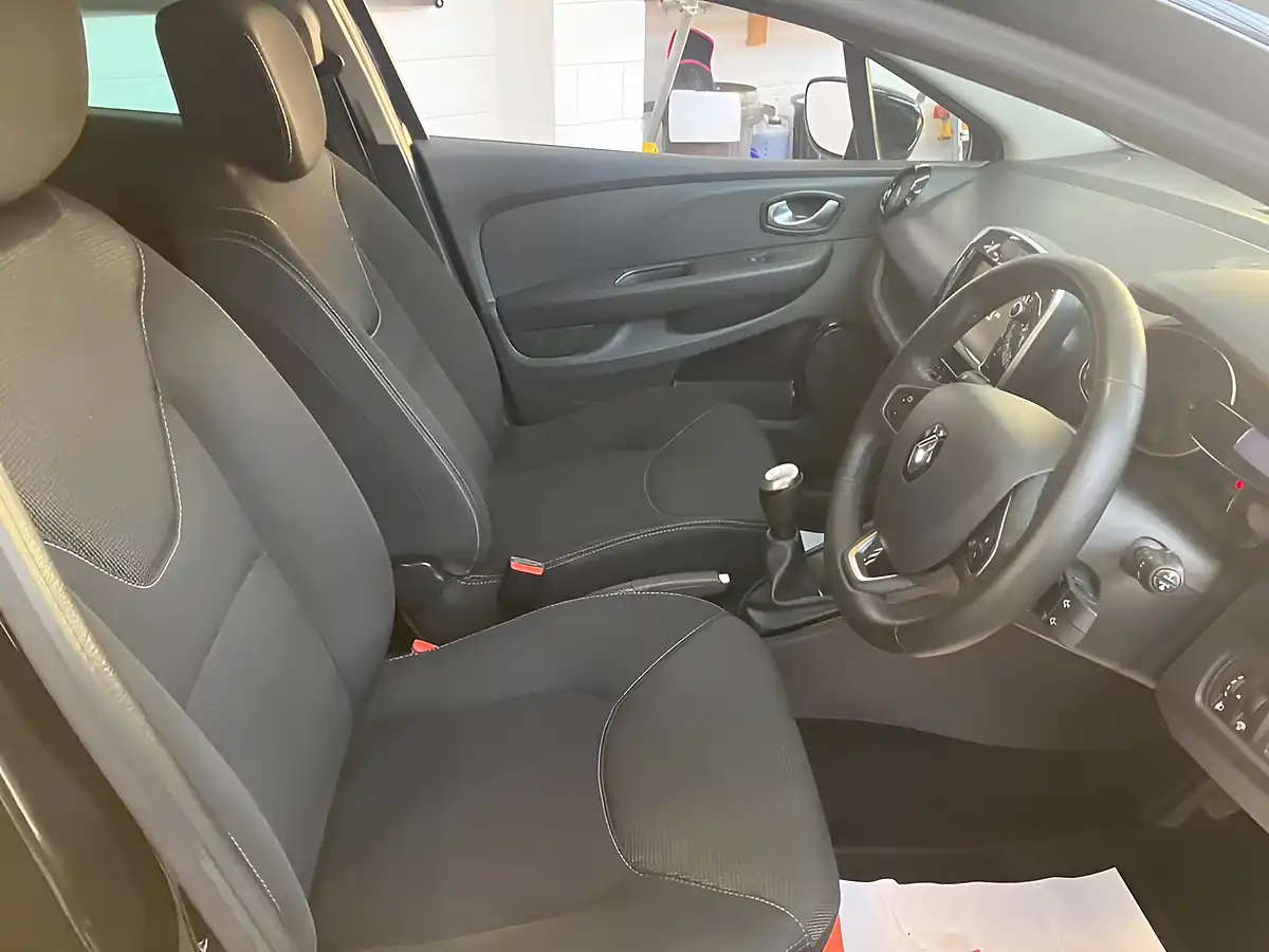 Used 2019 Renault Clio Iconic Diamond Black - Interior and Exterior details 12