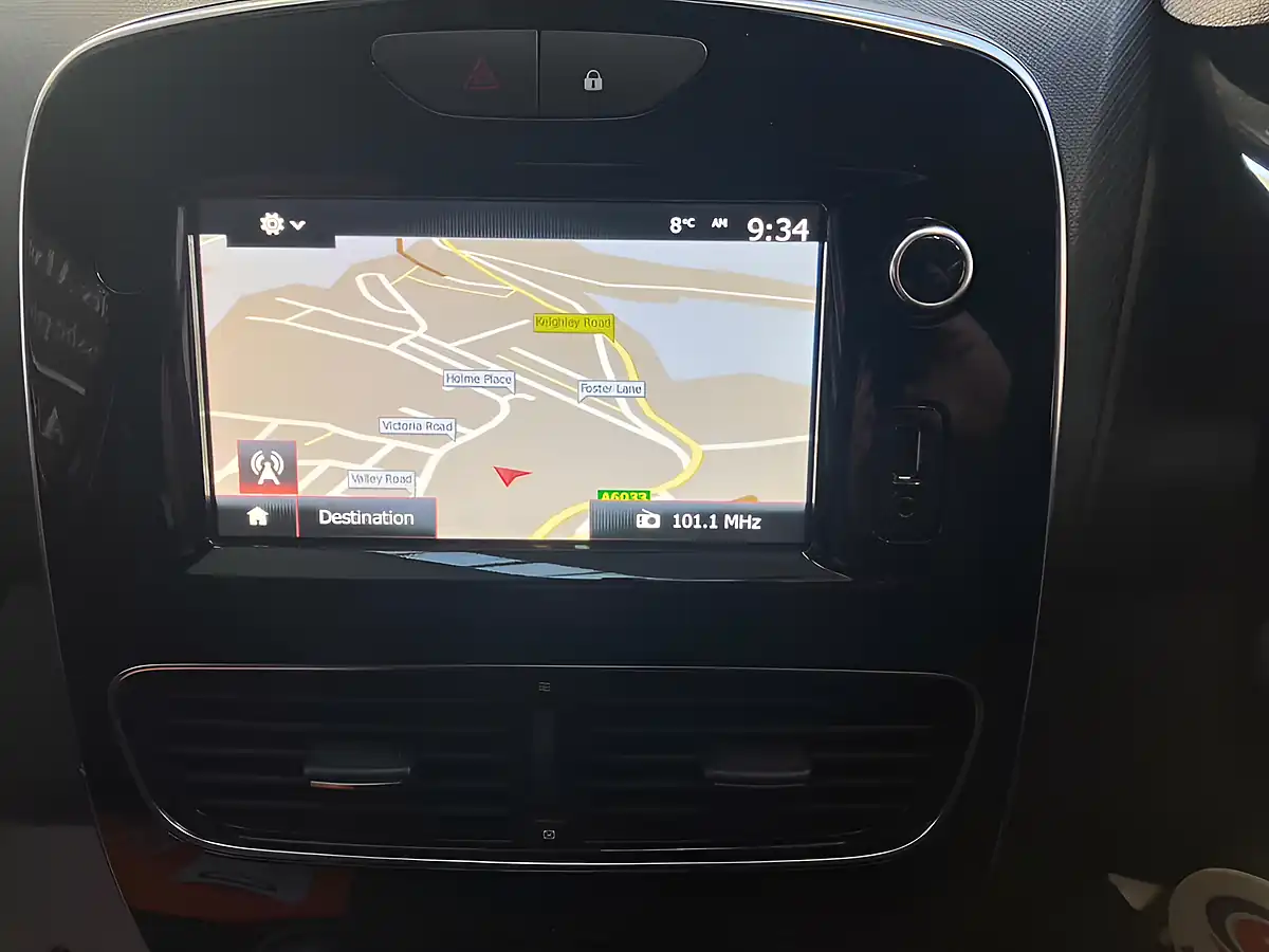 Used 2019 Renault Clio Iconic Diamond Black - Interior and Exterior details 14