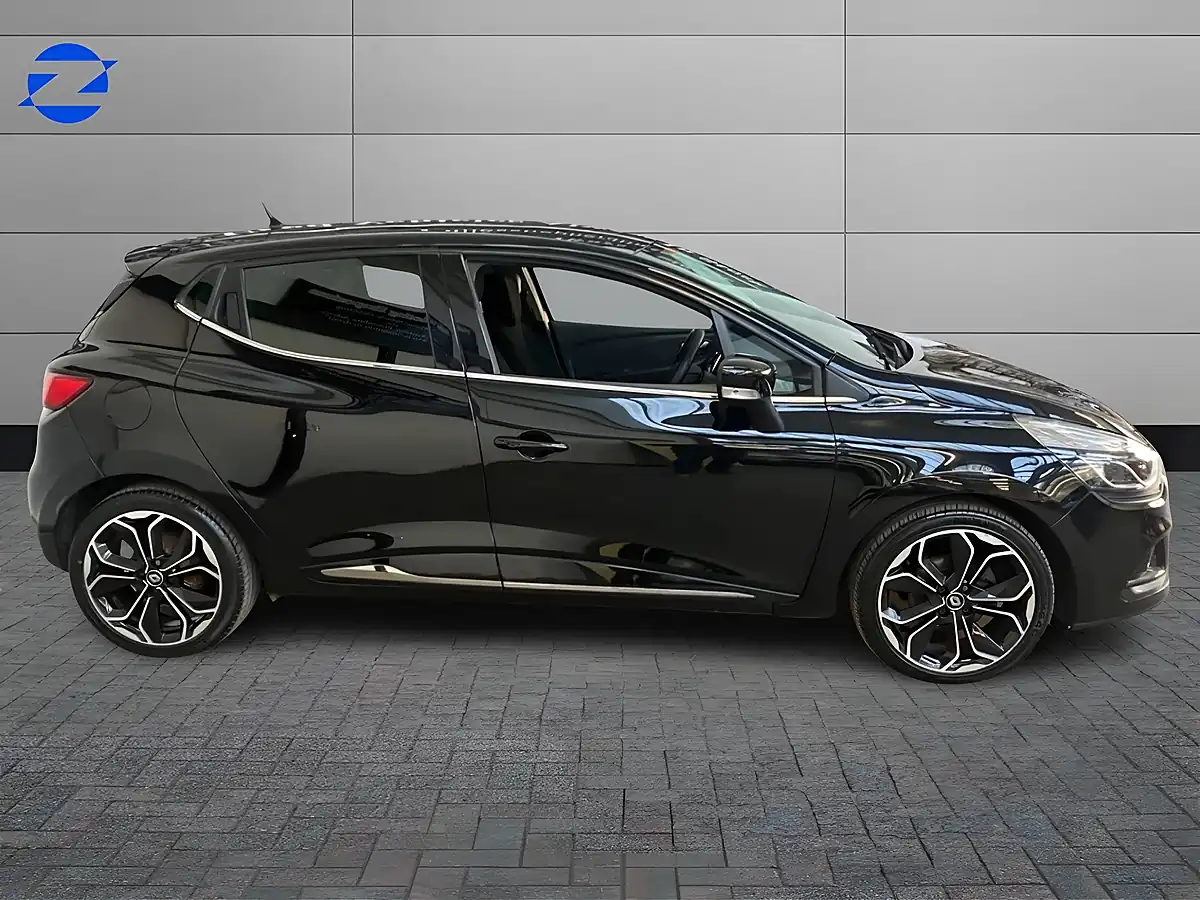 Used 2019 Renault Clio Iconic Diamond Black - Interior and Exterior details 6