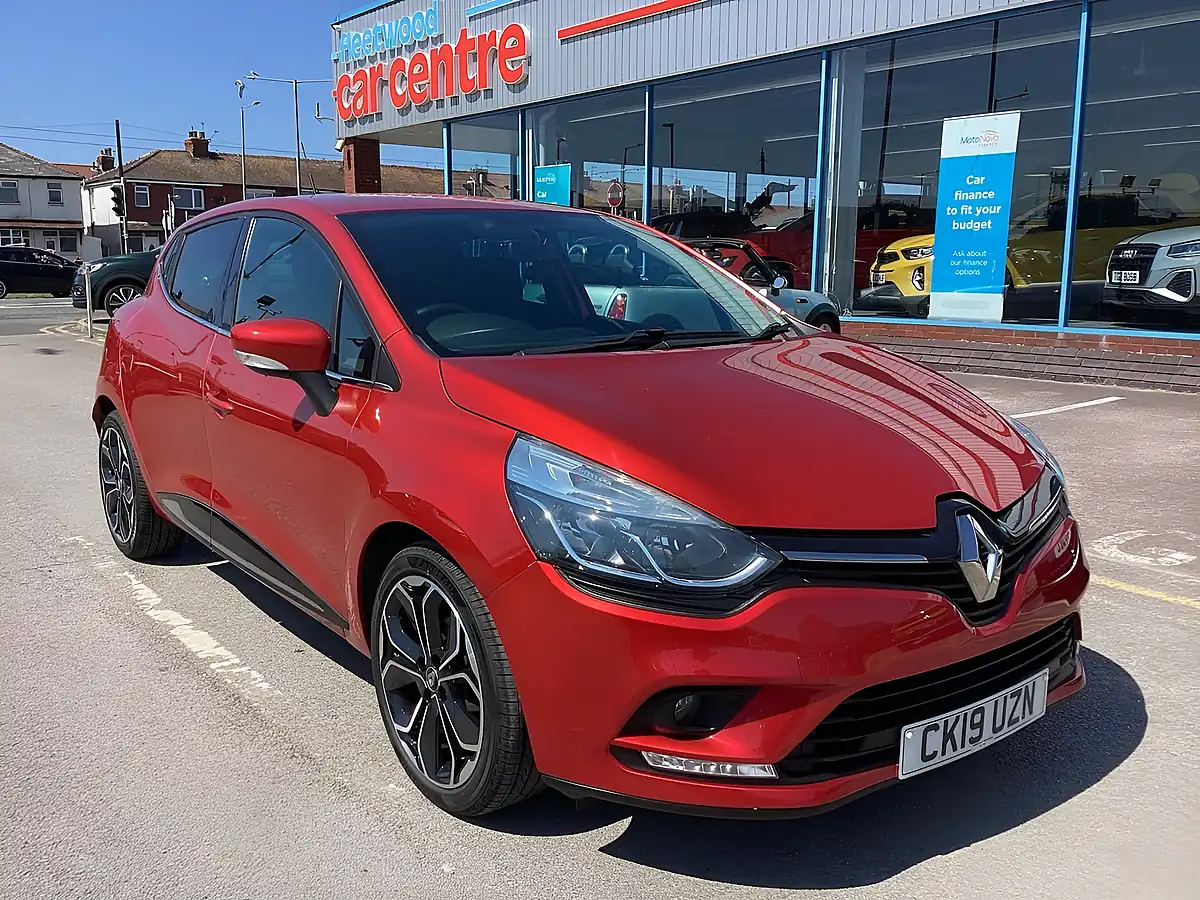 Used 2019 Renault Clio Iconic Flame Red - Front View