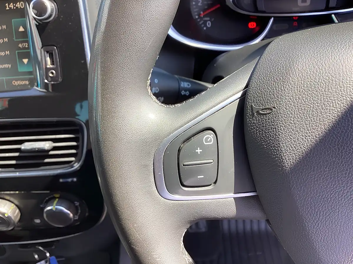 Used 2019 Renault Clio Iconic Flame Red - Interior and Exterior details 12