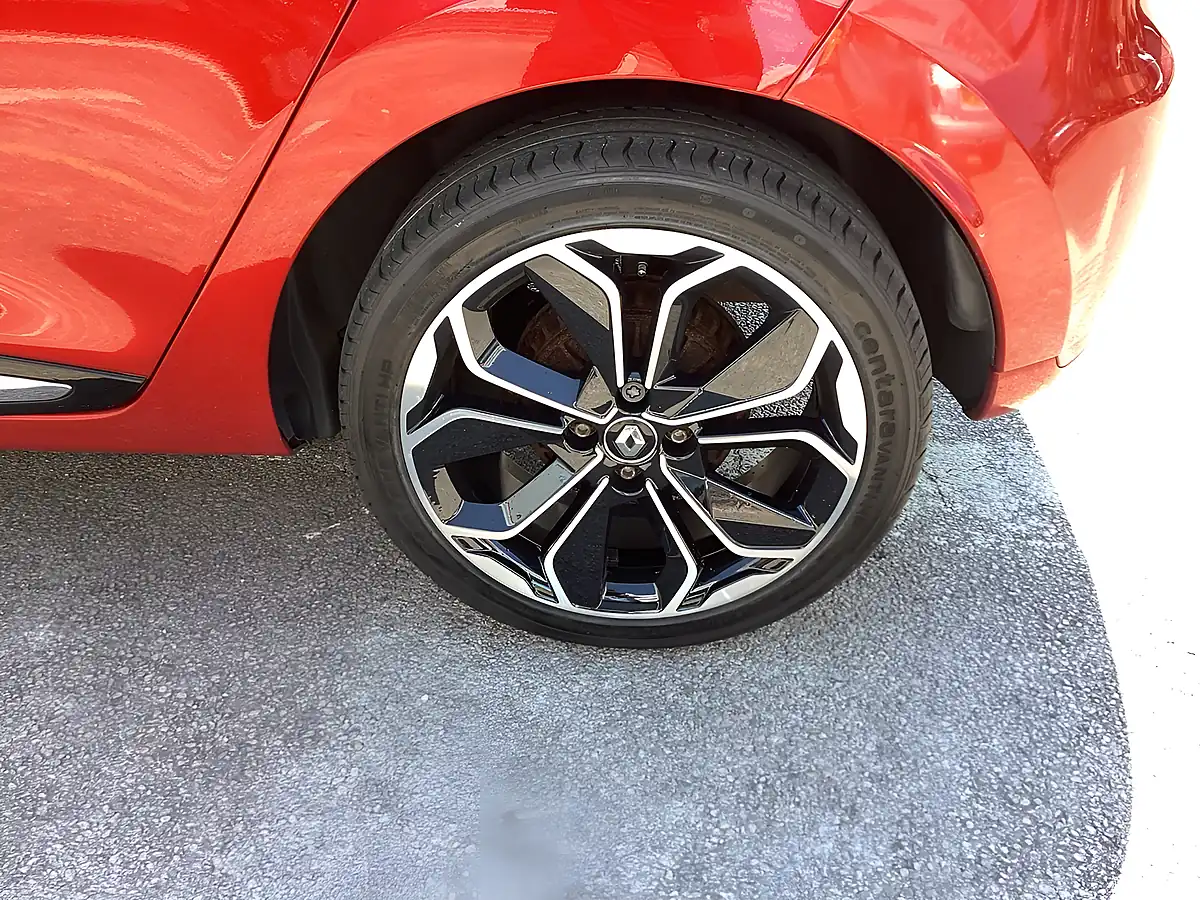 Used 2019 Renault Clio Iconic Flame Red - Interior and Exterior details 15
