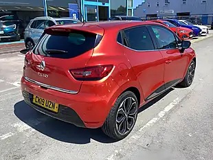 Used 2019 Renault Clio Iconic Flame Red - Interior and Exterior details 4