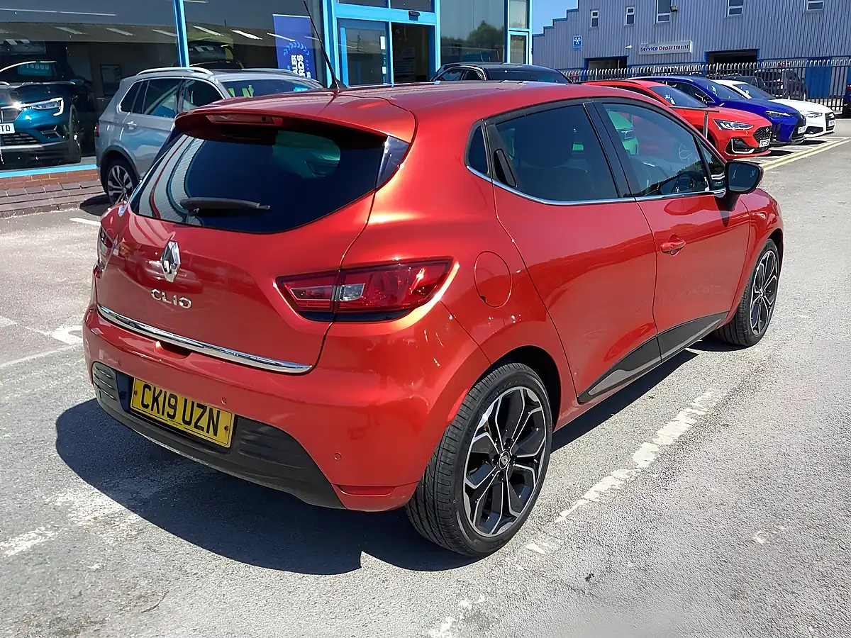 Used 2019 Renault Clio Iconic Flame Red - Interior and Exterior details 4