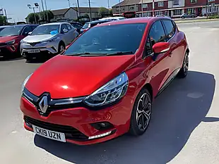 Used 2019 Renault Clio Iconic Flame Red - Interior and Exterior details 5
