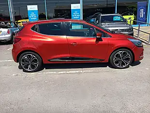 Used 2019 Renault Clio Iconic Flame Red - Interior and Exterior details 8