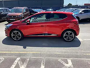 Used 2019 Renault Clio Iconic Flame Red - Interior and Exterior details 9