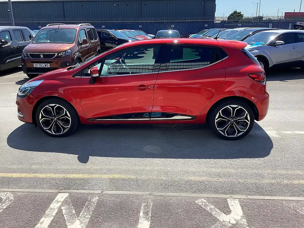 Used 2019 Renault Clio Iconic Flame Red - Interior and Exterior details 9