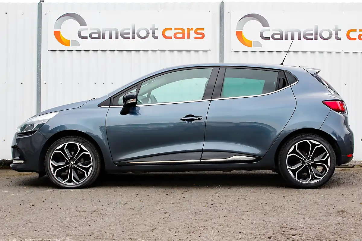 Used 2019 Renault Clio Iconic Grey - Interior and Exterior details 4