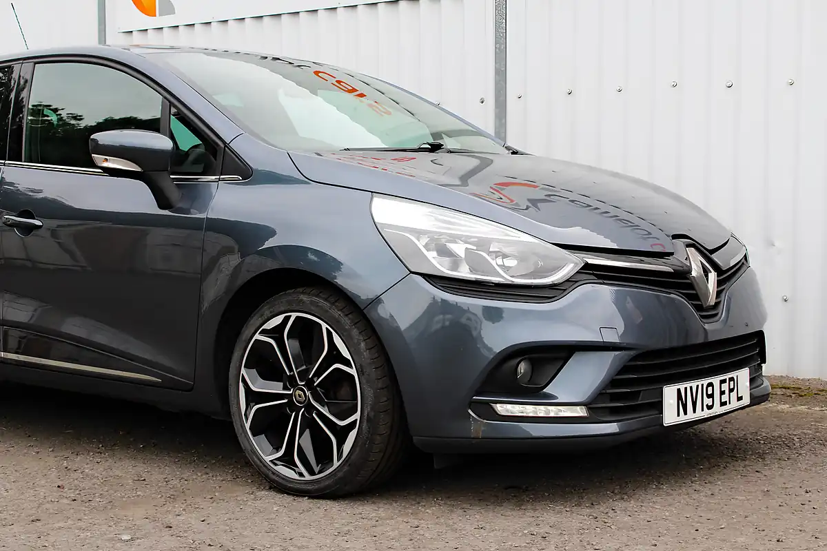 Used 2019 Renault Clio Iconic Grey - Interior and Exterior details 9