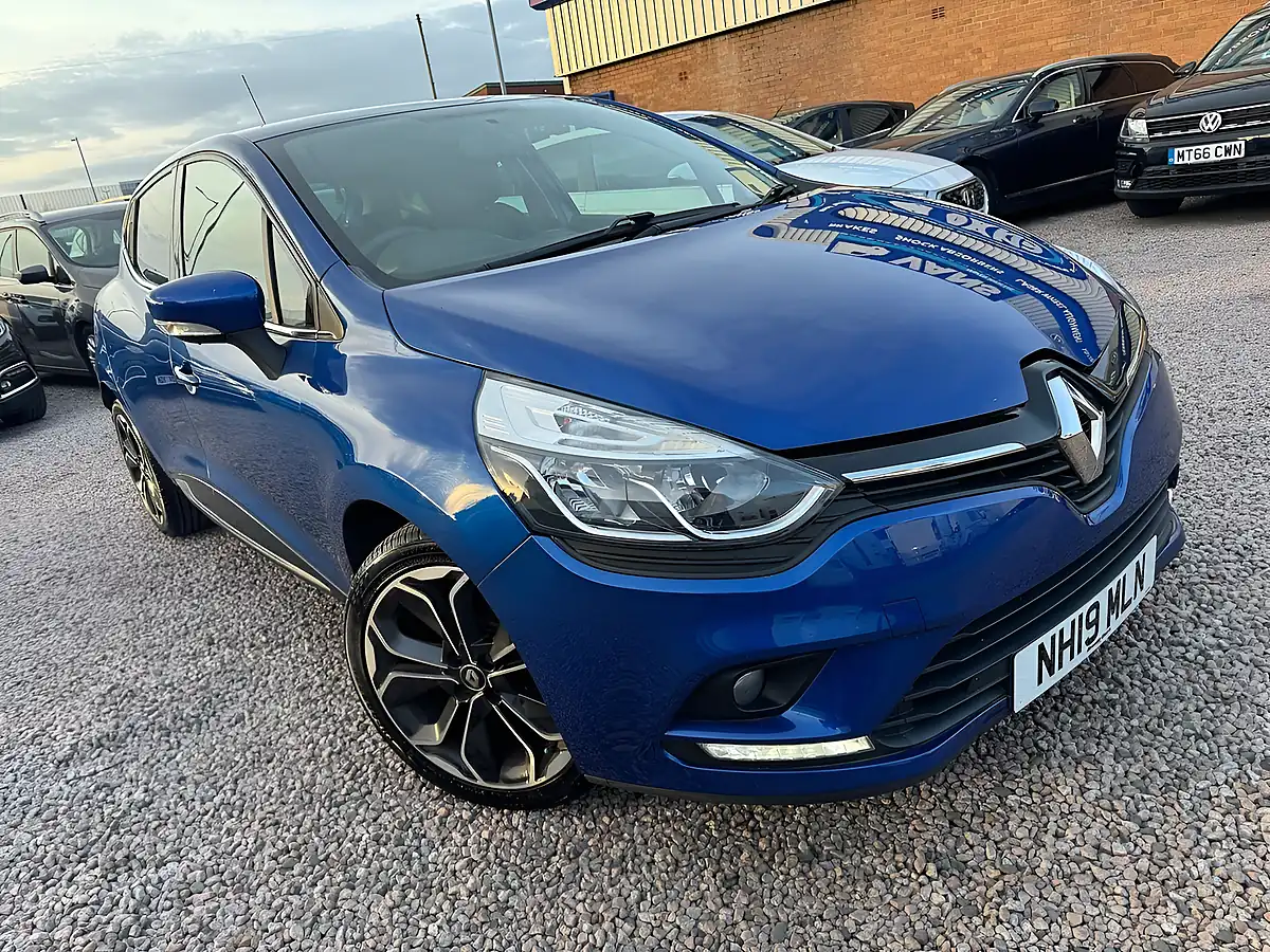 Used 2019 Renault Clio Iconic Iron Blue - Interior and Exterior details 11