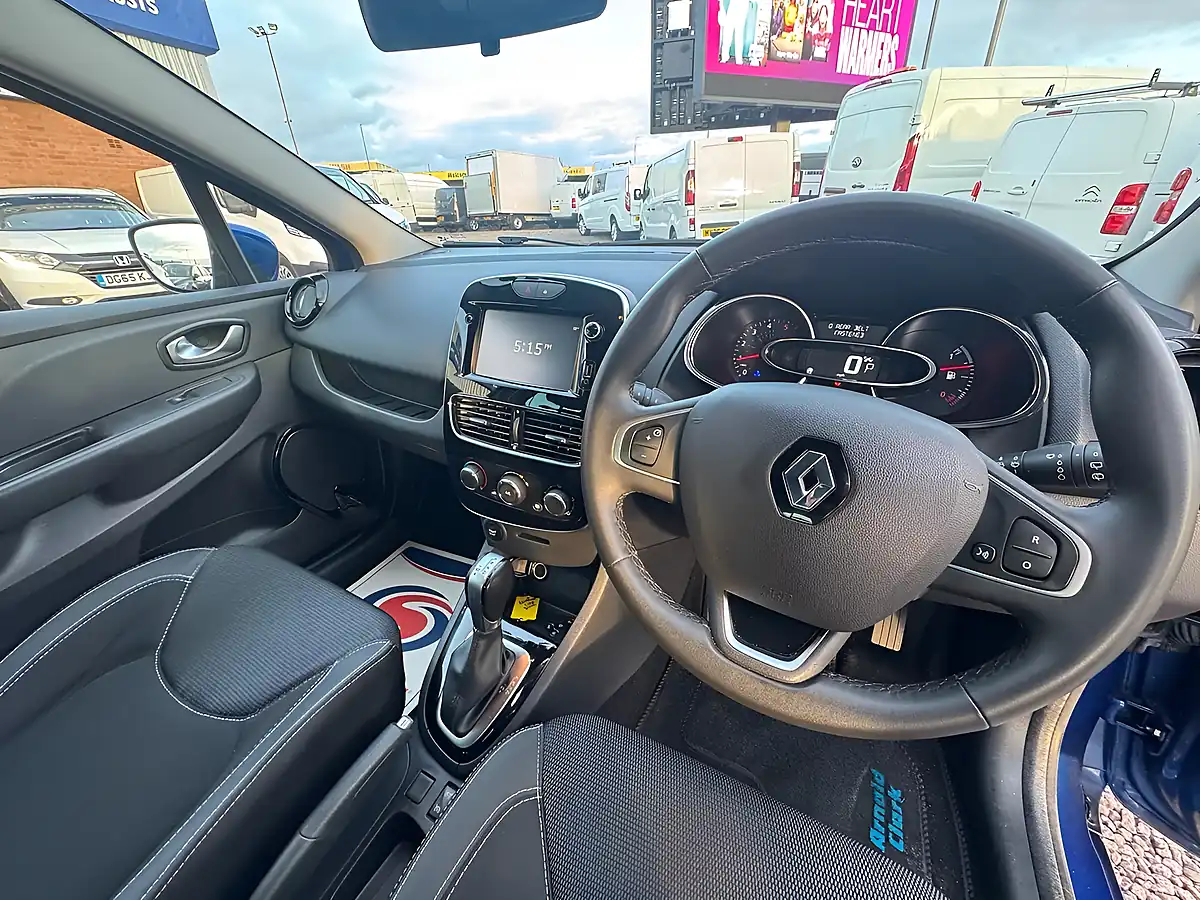 Used 2019 Renault Clio Iconic Iron Blue - Interior and Exterior details 17