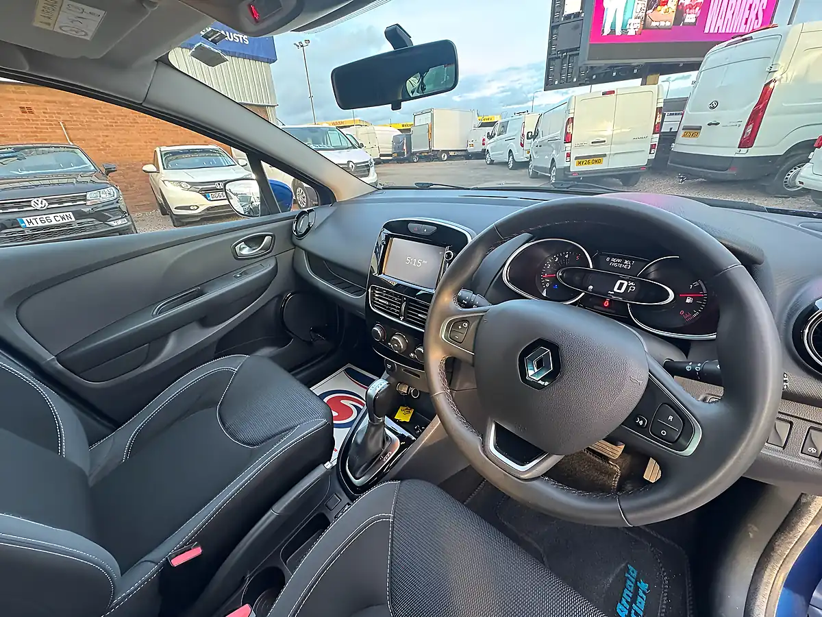 Used 2019 Renault Clio Iconic Iron Blue - Interior and Exterior details 18