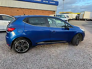 Used 2019 Renault Clio Iconic Iron Blue - Interior and Exterior details 3