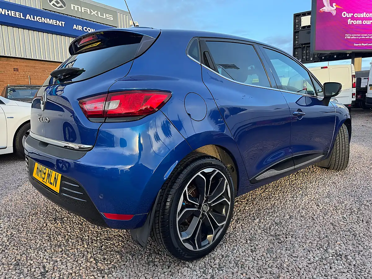 Used 2019 Renault Clio Iconic Iron Blue - Interior and Exterior details 8