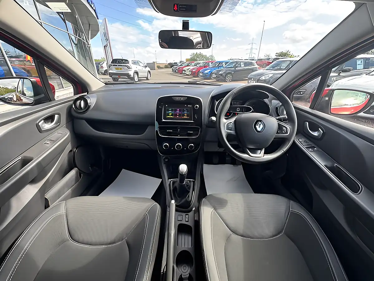 Used 2019 Renault Clio Iconic Red - Interior and Exterior details 11