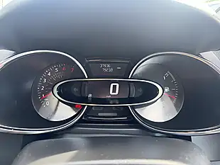 Used 2019 Renault Clio Iconic Red - Interior and Exterior details 13