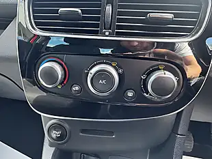 Used 2019 Renault Clio Iconic Red - Interior and Exterior details 17