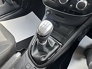 Used 2019 Renault Clio Iconic Red - Interior and Exterior details 18
