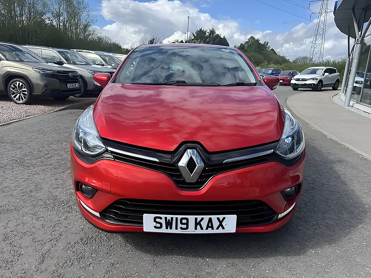 Used 2019 Renault Clio Iconic Red - Interior and Exterior details 2