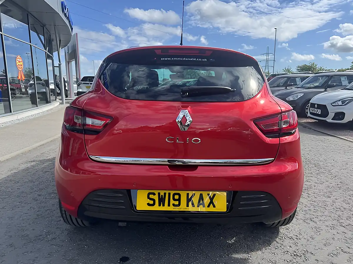 Used 2019 Renault Clio Iconic Red - Interior and Exterior details 6