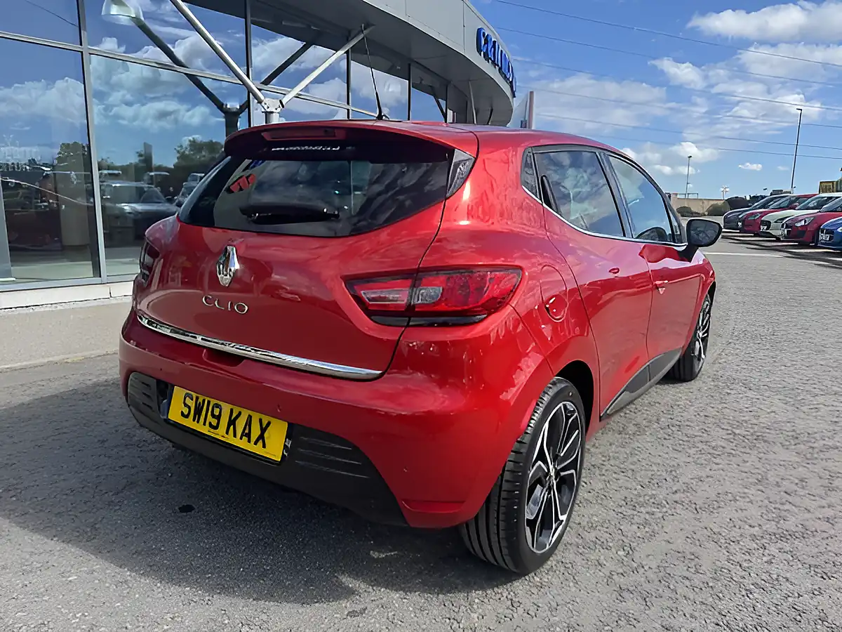 Used 2019 Renault Clio Iconic Red - Interior and Exterior details 8